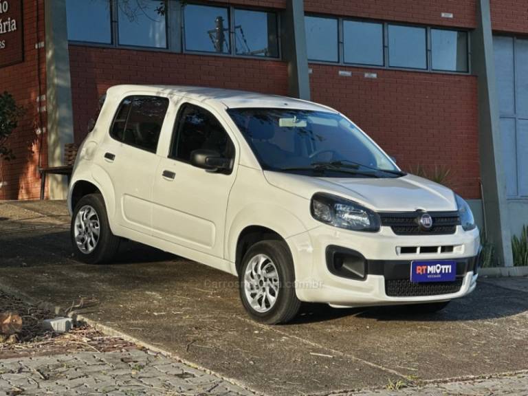 FIAT - UNO - 2021/2021 - Branca - R$ 49.900,00