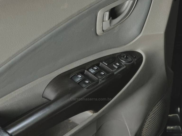 HYUNDAI - TUCSON - 2011/2012 - Preta - R$ 45.000,00