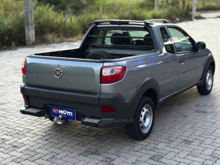 FIAT - STRADA - 2013/2014 - Prata - R$ 50.000,00