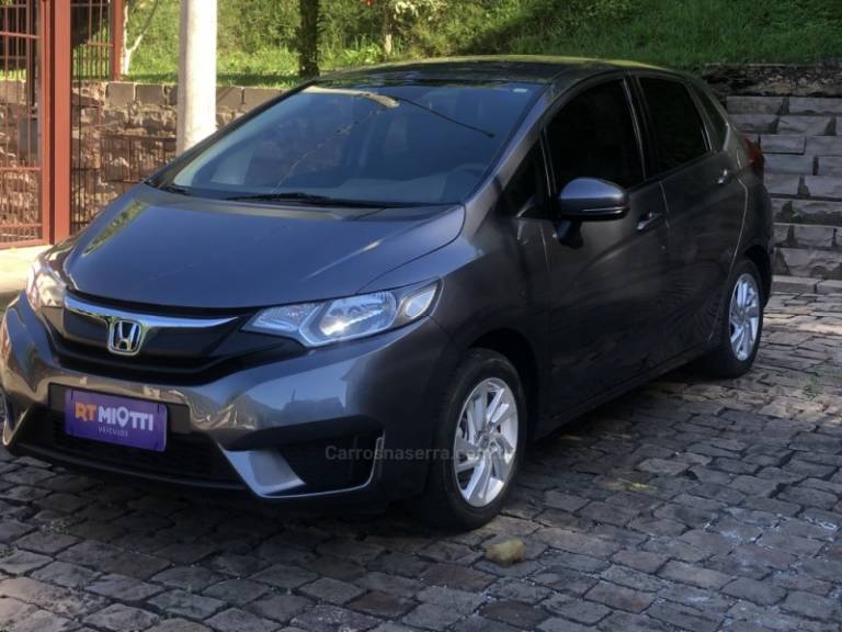 HONDA - FIT - 2015/2015 - Cinza - R$ 64.900,00