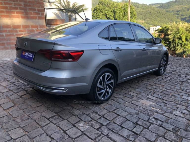 VOLKSWAGEN - VIRTUS - 2020/2021 - Prata - R$ 90.000,00