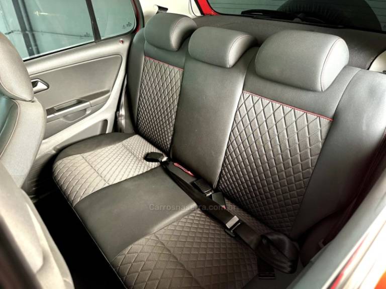 VOLKSWAGEN - CROSSFOX - 2015/2015 - Vermelha - R$ 54.000,00