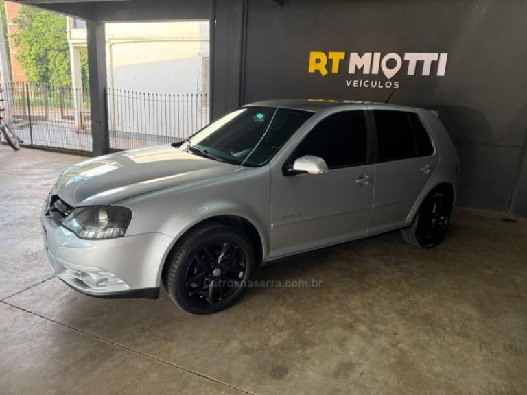VOLKSWAGEN - GOLF - 2011/2011 - Prata - R$ 49.000,00