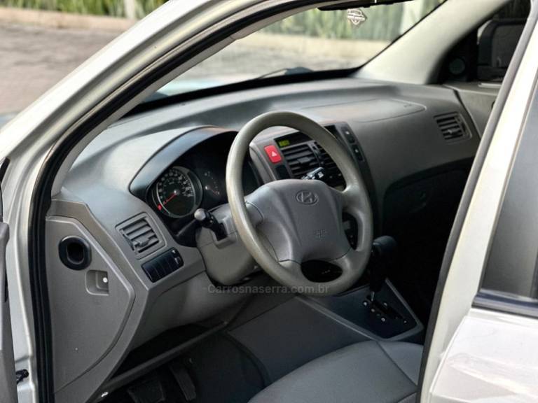 HYUNDAI - TUCSON - 2011/2012 - Prata - R$ 47.500,00