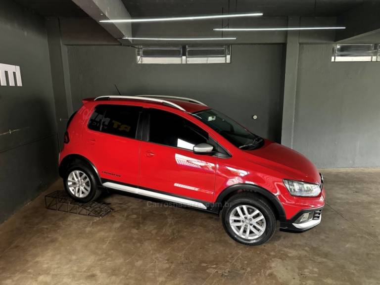 VOLKSWAGEN - CROSSFOX - 2015/2015 - Vermelha - R$ 54.000,00