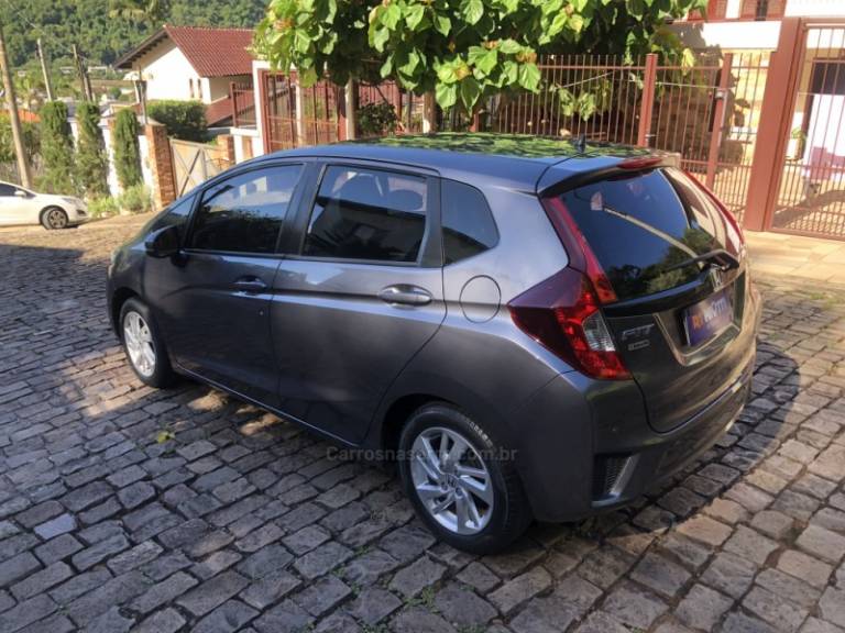 HONDA - FIT - 2015/2015 - Cinza - R$ 64.900,00