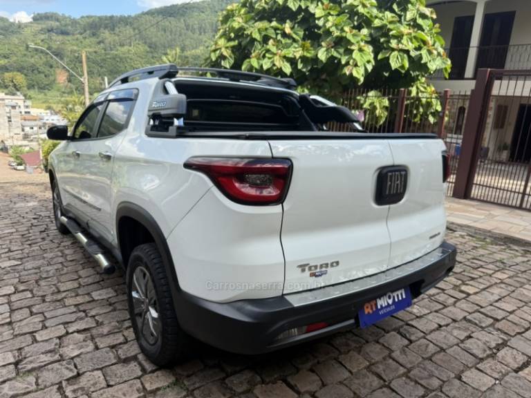 FIAT - TORO - 2019/2020 - Branca - R$ 96.900,00