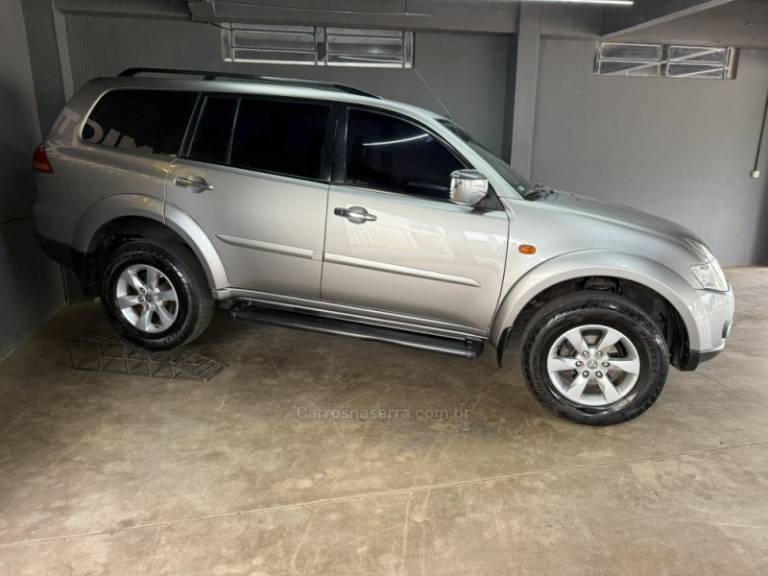 MITSUBISHI - PAJERO DAKAR - 2012/2012 - Prata - R$ 102.000,00