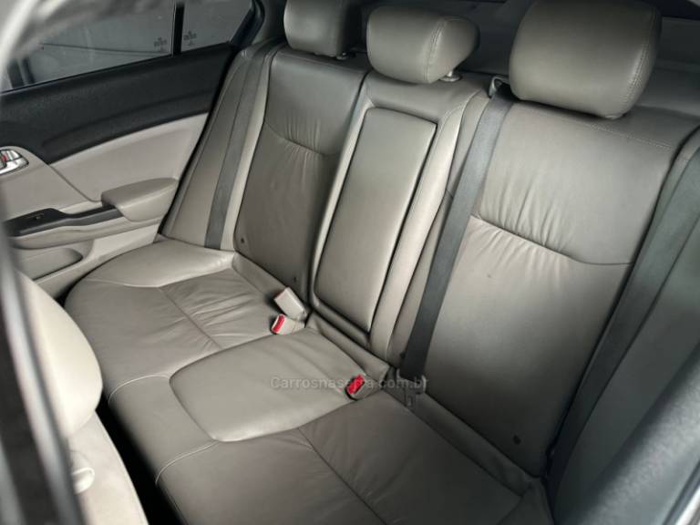 HONDA - CIVIC - 2016/2016 - Prata - R$ 79.700,00