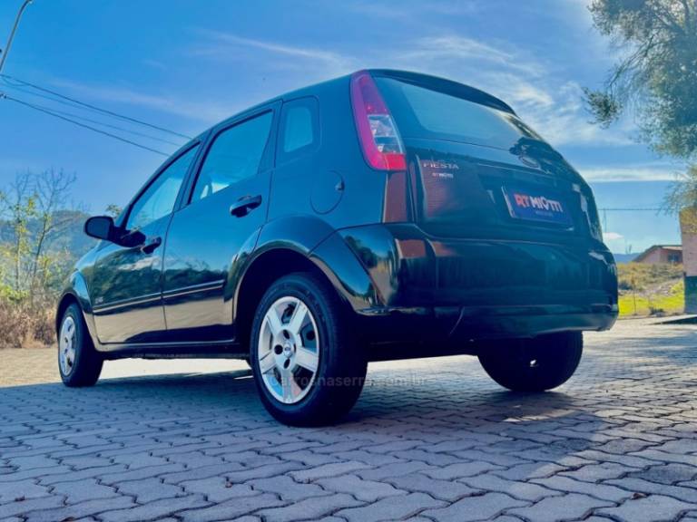 FORD - FIESTA - 2009/2010 - Preta - R$ 31.000,00