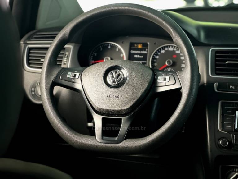 VOLKSWAGEN - CROSSFOX - 2015/2015 - Vermelha - R$ 54.000,00