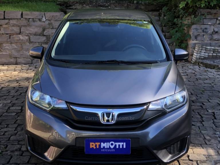 HONDA - FIT - 2015/2015 - Cinza - R$ 64.900,00