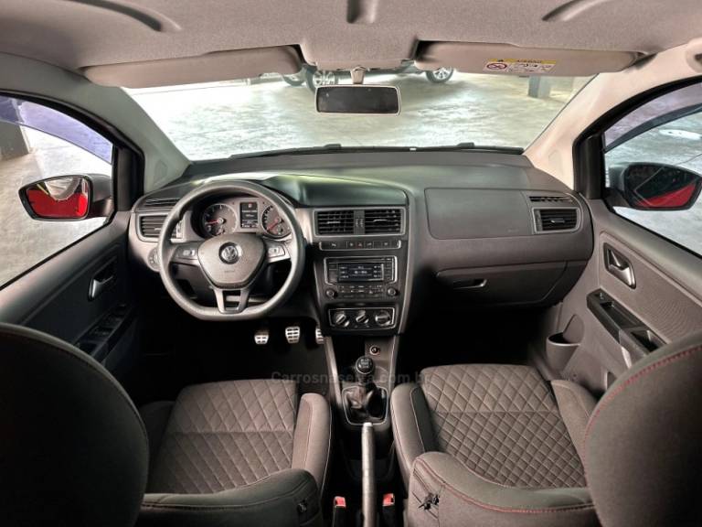 VOLKSWAGEN - CROSSFOX - 2015/2015 - Vermelha - R$ 54.000,00