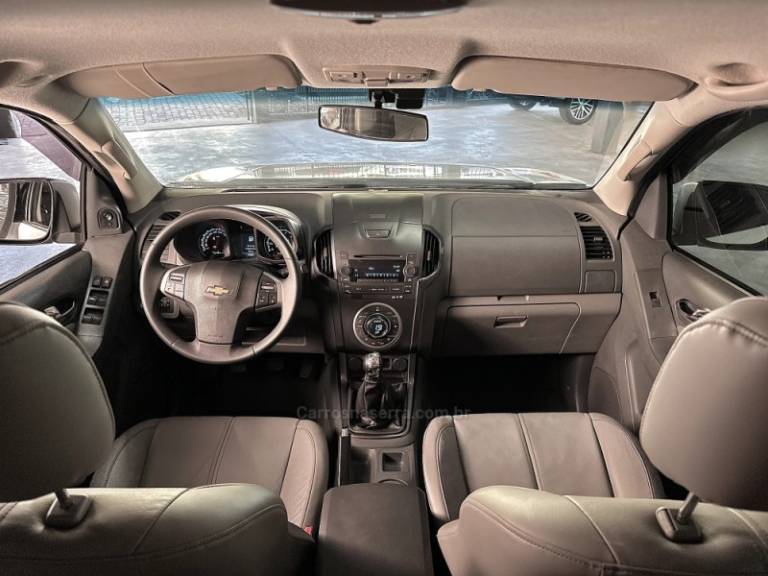 CHEVROLET - S10 - 2013/2013 - Branca - R$ 91.000,00