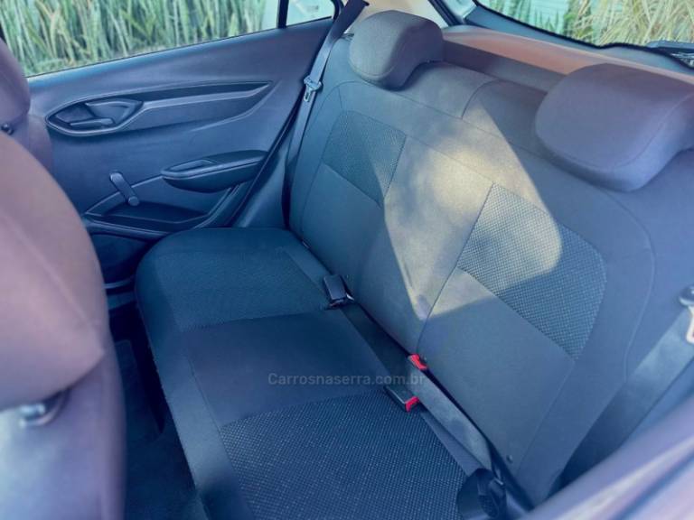 CHEVROLET - ONIX - 2018/2018 - Prata - R$ 49.500,00