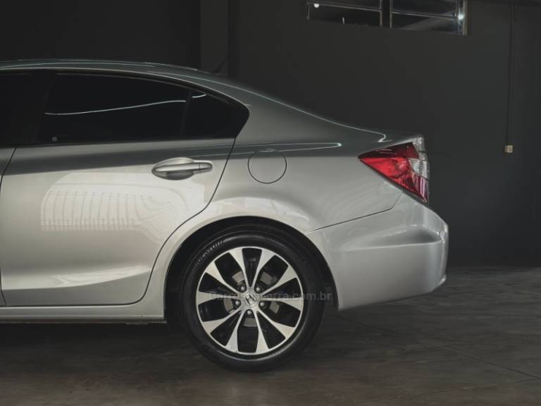 HONDA - CIVIC - 2016/2016 - Prata - R$ 79.700,00