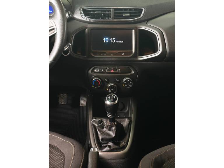 CHEVROLET - ONIX - 2013/2013 - Prata - R$ 45.000,00