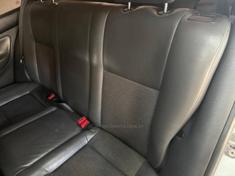 VOLKSWAGEN - GOLF - 2011/2011 - Prata - R$ 49.000,00