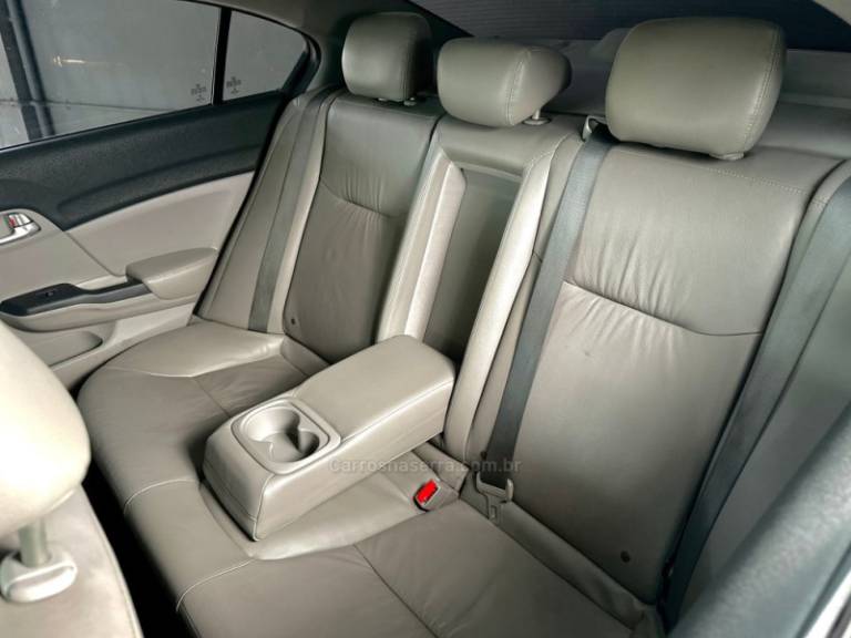 HONDA - CIVIC - 2016/2016 - Prata - R$ 79.700,00