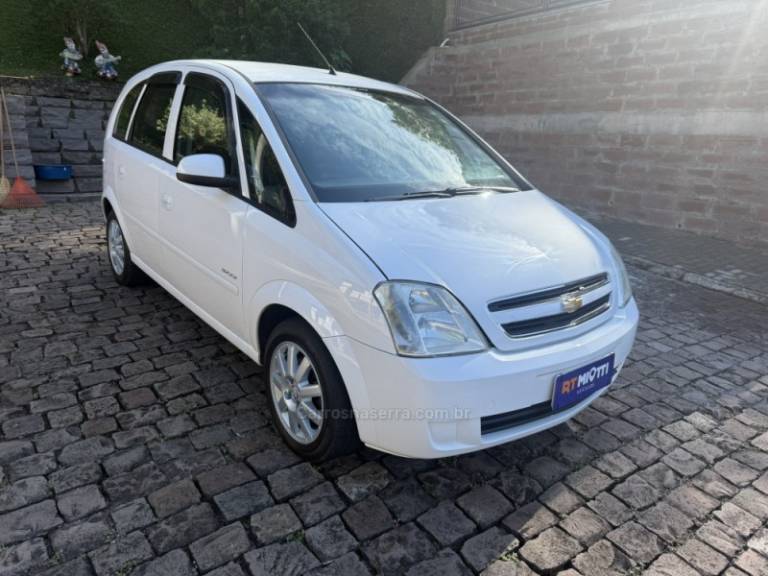 CHEVROLET - MERIVA - 2009/2010 - Branca - R$ 33.000,00