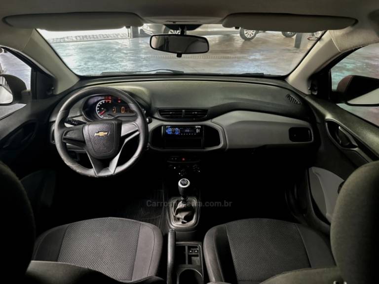 CHEVROLET - ONIX - 2018/2018 - Branca - R$ 49.000,00