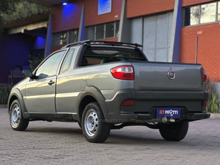 FIAT - STRADA - 2013/2014 - Prata - R$ 50.000,00