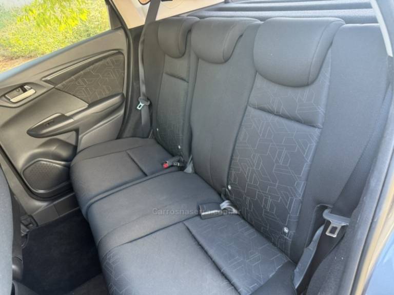 HONDA - FIT - 2015/2015 - Cinza - R$ 64.900,00