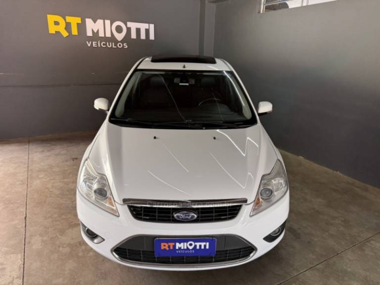 FORD - FOCUS - 2013/2013 - Branca - R$ 48.000,00