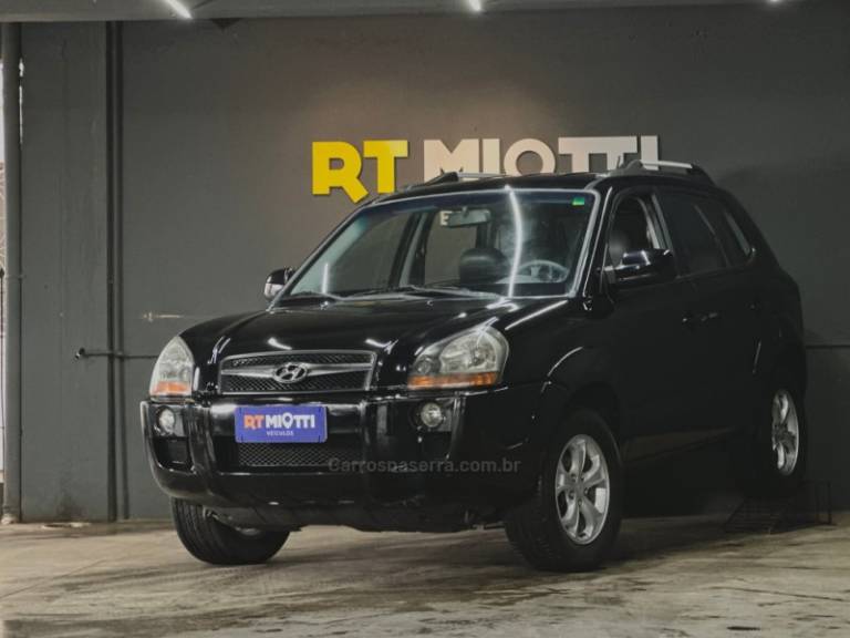 HYUNDAI - TUCSON - 2011/2012 - Preta - R$ 45.000,00