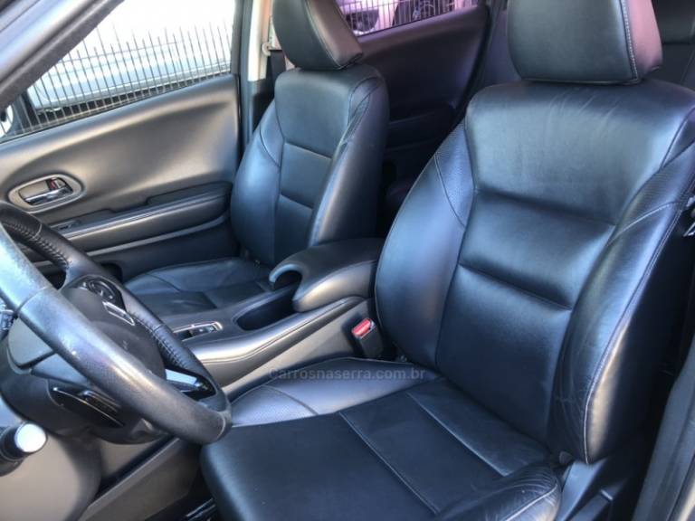 HONDA - HR-V - 2016/2017 - Cinza - R$ 94.000,00