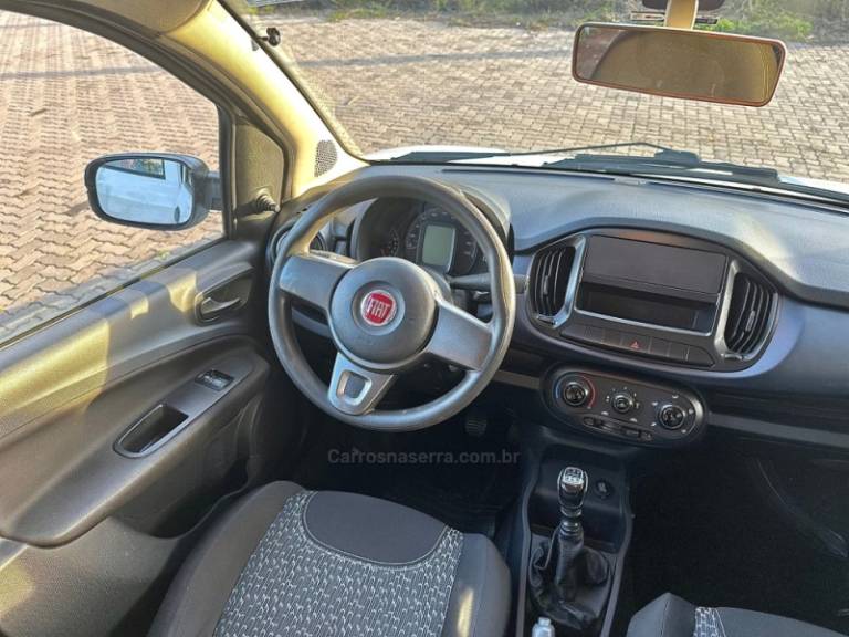 FIAT - UNO - 2021/2021 - Branca - R$ 49.900,00