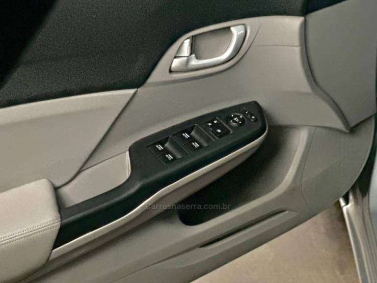 HONDA - CIVIC - 2016/2016 - Prata - R$ 79.700,00