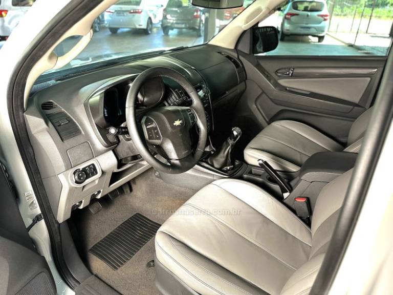 CHEVROLET - S10 - 2013/2013 - Branca - R$ 91.000,00