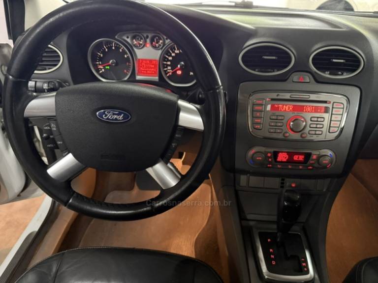 FORD - FOCUS - 2013/2013 - Branca - R$ 48.000,00