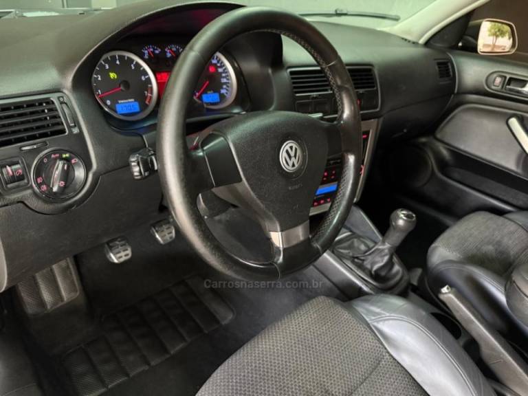 VOLKSWAGEN - GOLF - 2011/2011 - Prata - R$ 49.000,00