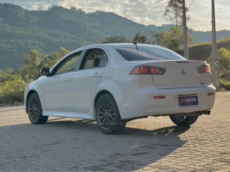 MITSUBISHI - LANCER - 2015/2015 - Branca - R$ 64.000,00