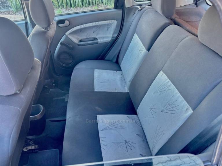 FORD - FIESTA - 2009/2010 - Preta - R$ 31.000,00