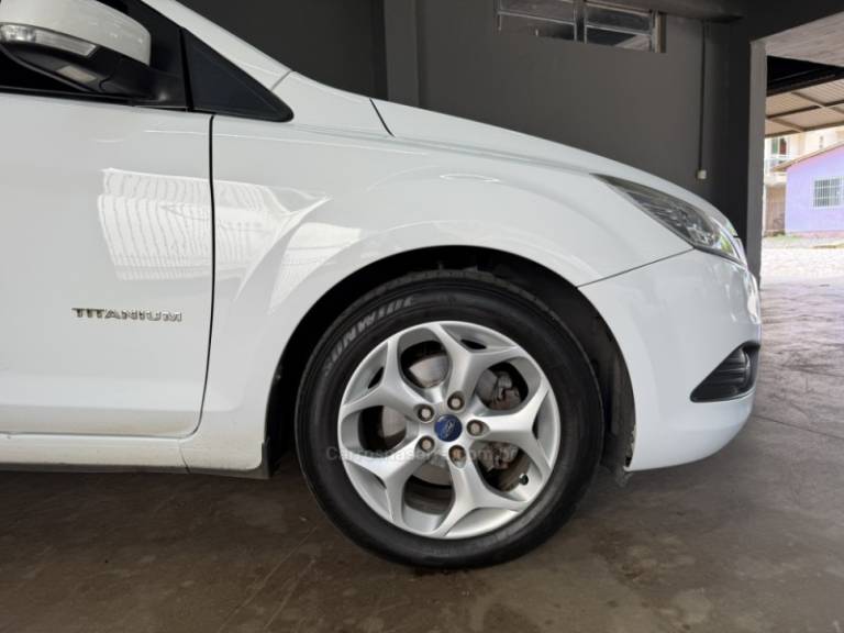 FORD - FOCUS - 2013/2013 - Branca - R$ 48.000,00