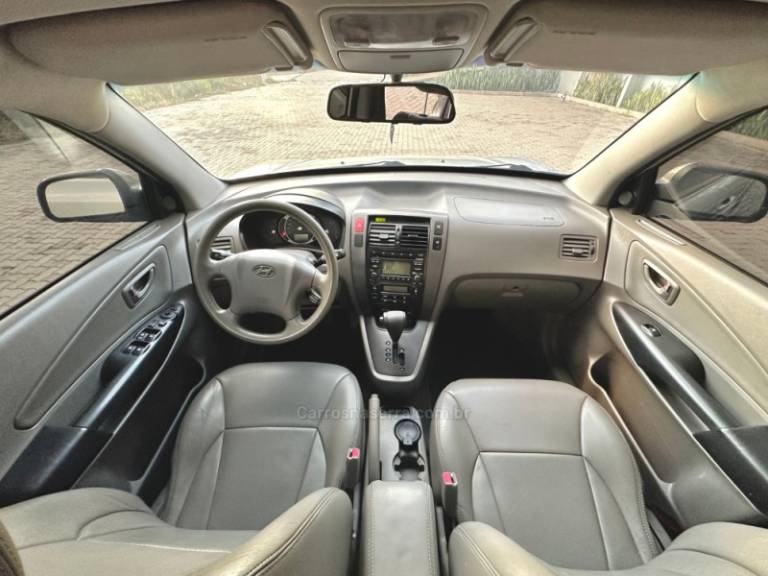 HYUNDAI - TUCSON - 2011/2012 - Prata - R$ 47.500,00