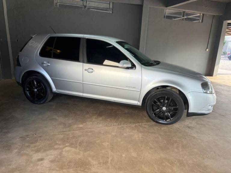 VOLKSWAGEN - GOLF - 2011/2011 - Prata - R$ 49.000,00