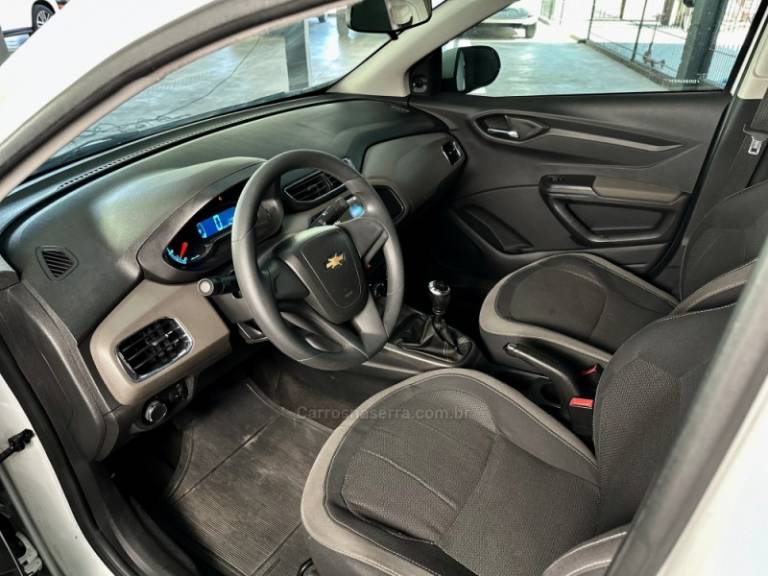 CHEVROLET - PRISMA - 2013/2013 - Branca - R$ 44.000,00