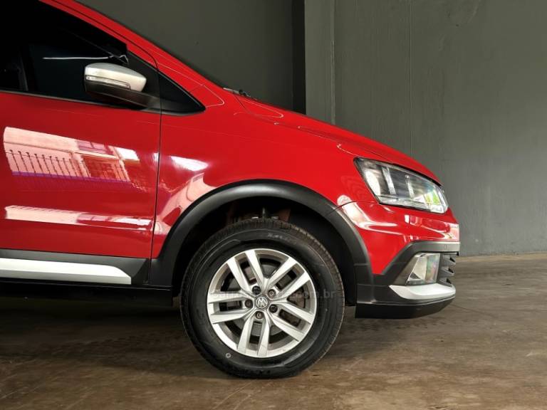 VOLKSWAGEN - CROSSFOX - 2015/2015 - Vermelha - R$ 54.000,00