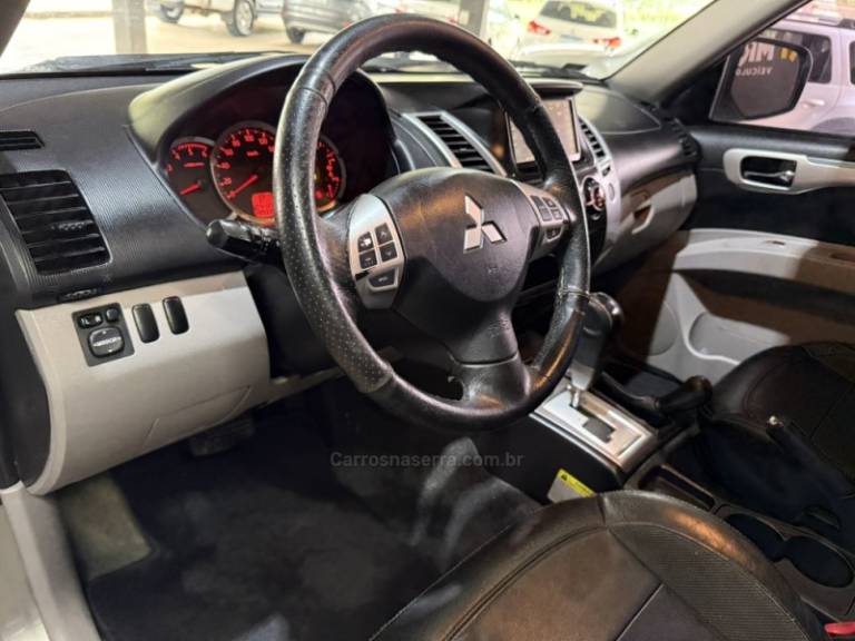 MITSUBISHI - PAJERO DAKAR - 2012/2012 - Prata - R$ 102.000,00