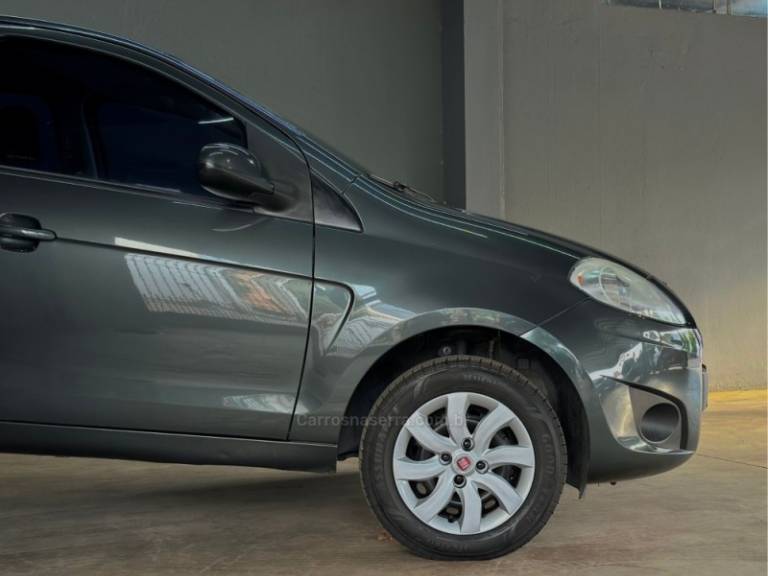 FIAT - PALIO - 2013/2013 - Cinza - R$ 42.000,00