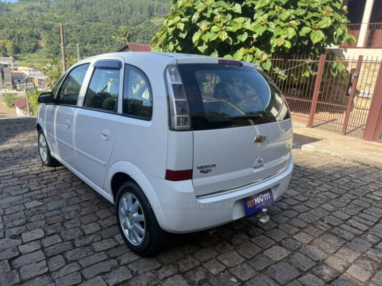 CHEVROLET - MERIVA - 2009/2010 - Branca - R$ 33.000,00