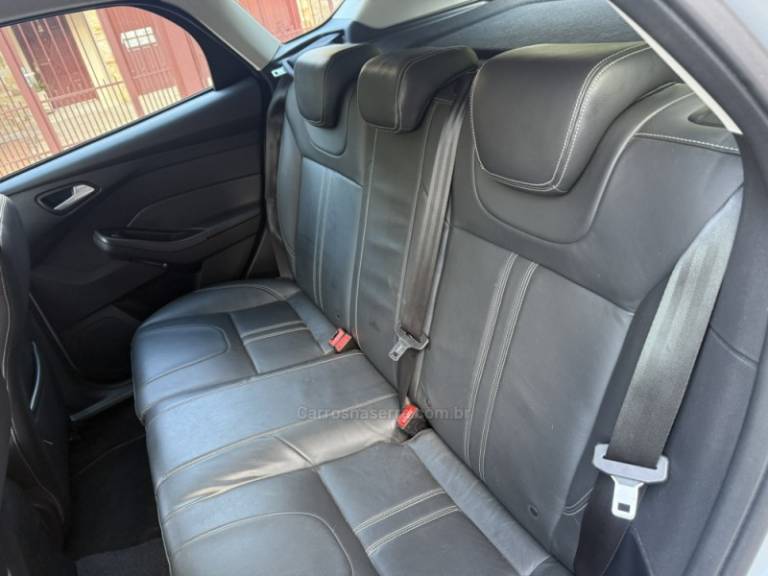 FORD - FOCUS - 2014/2015 - Prata - R$ 55.000,00