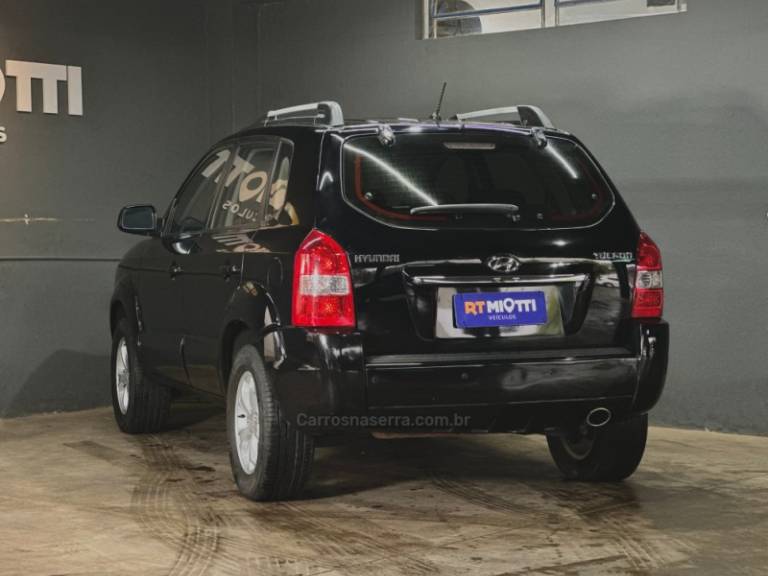 HYUNDAI - TUCSON - 2011/2012 - Preta - R$ 45.000,00