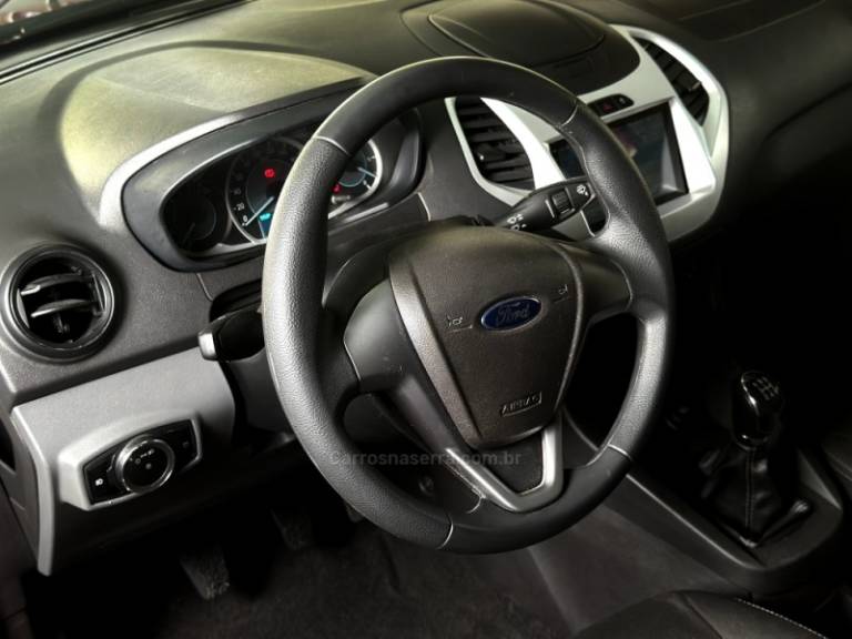 FORD - KA - 2015/2015 - Vermelha - R$ 38.000,00
