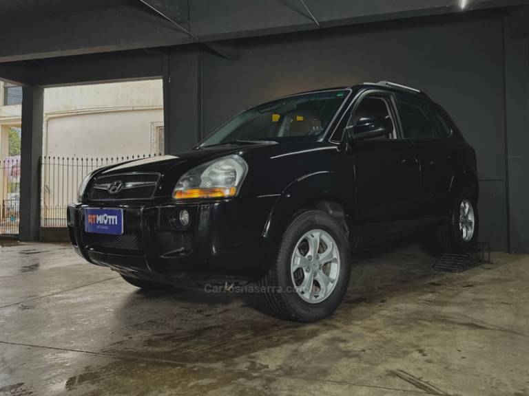 HYUNDAI - TUCSON - 2011/2012 - Preta - R$ 45.000,00