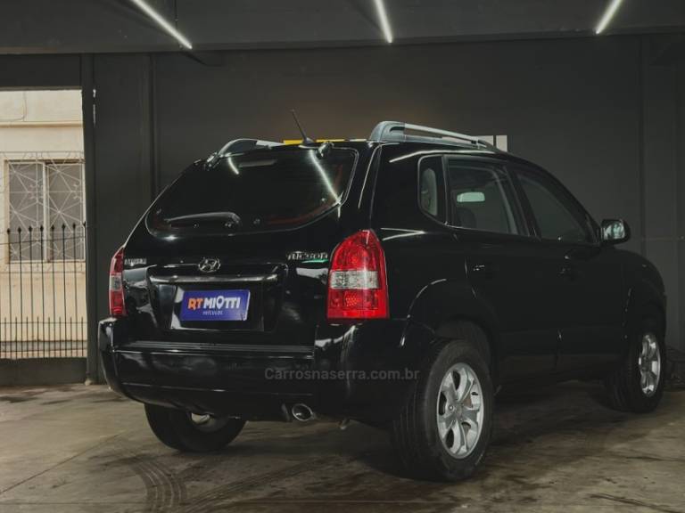 HYUNDAI - TUCSON - 2011/2012 - Preta - R$ 45.000,00